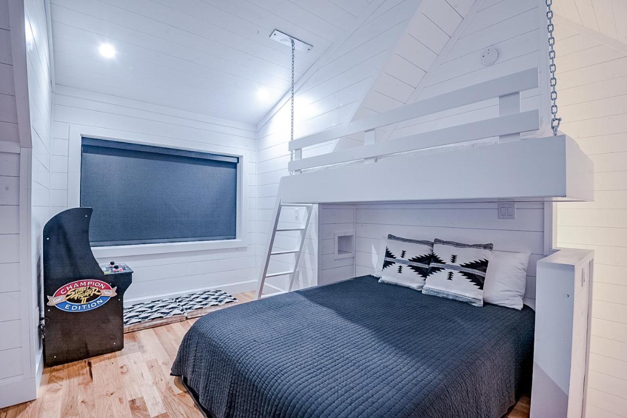 "The Barndo" 4Br Luxury Cabin, Hot Tub, Fire Pit, Bunks, Arcades, Playhouse! Broken Bow Zewnętrze zdjęcie